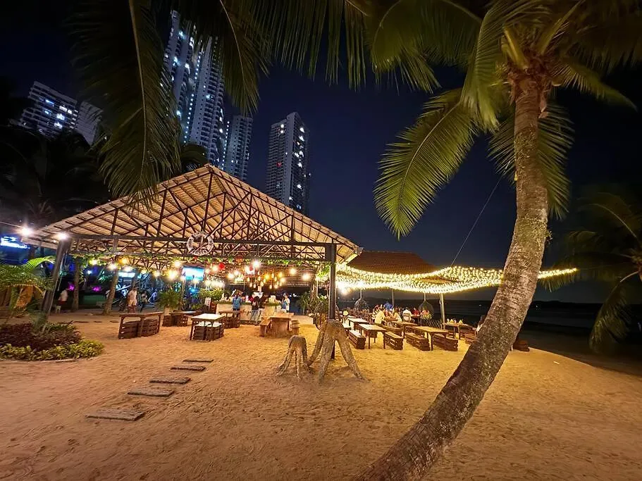 Lägenhet Spacious Balcony Royal Strand Full Seaview With 2Carparks Foc Netflix Access And Youtube Premium 3Beds3Bath For 6-10Pax By Minshuku Johor Bahru
