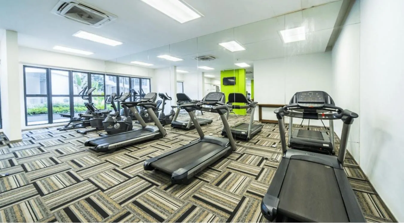 Spacious Balcony Royal Strand Full Seaview With 2Carparks Foc Netflix Access And Youtube Premium 3Beds3Bath For 6-10Pax By Minshuku Johor Bahru