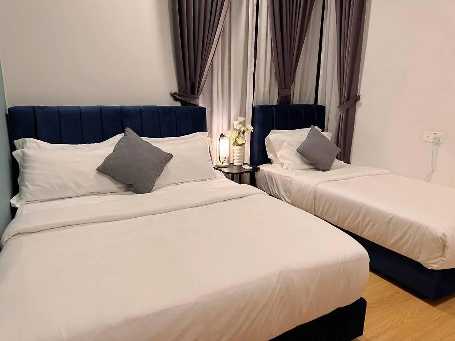 Spacious Balcony Royal Strand Full Seaview With 2Carparks Foc Netflix Access And Youtube Premium 3Beds3Bath For 6-10Pax By Minshuku Johor Bahru Apartment