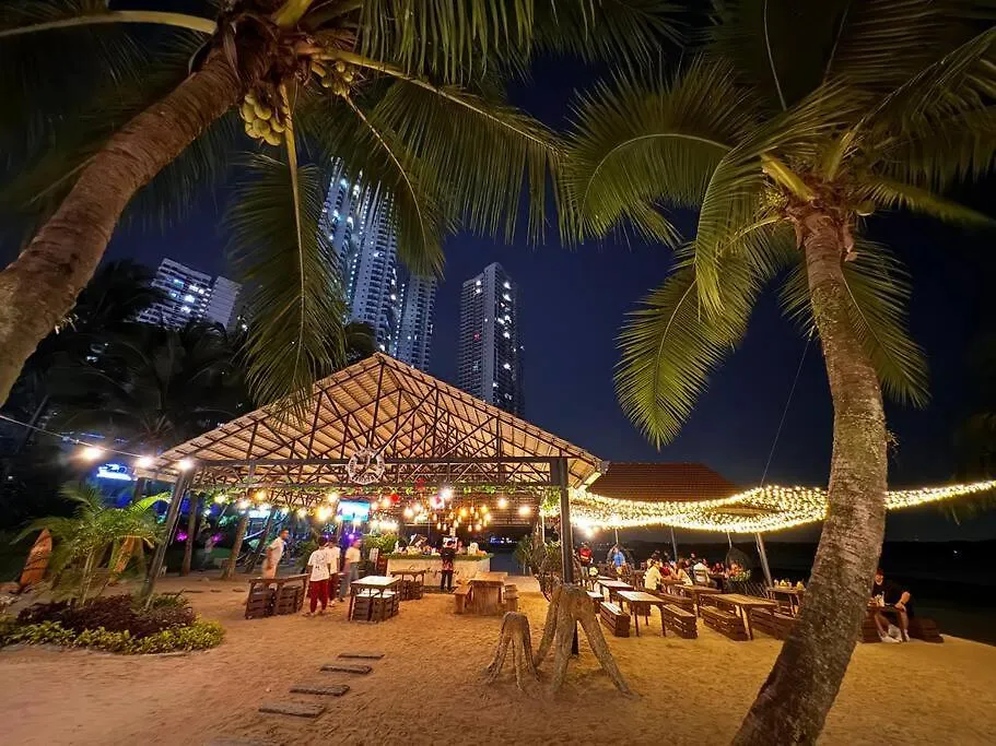 Spacious Balcony Royal Strand Full Seaview With 2Carparks Foc Netflix Access And Youtube Premium 3Beds3Bath For 6-10Pax By Minshuku Johor Bahru 0*,  Malaysia
