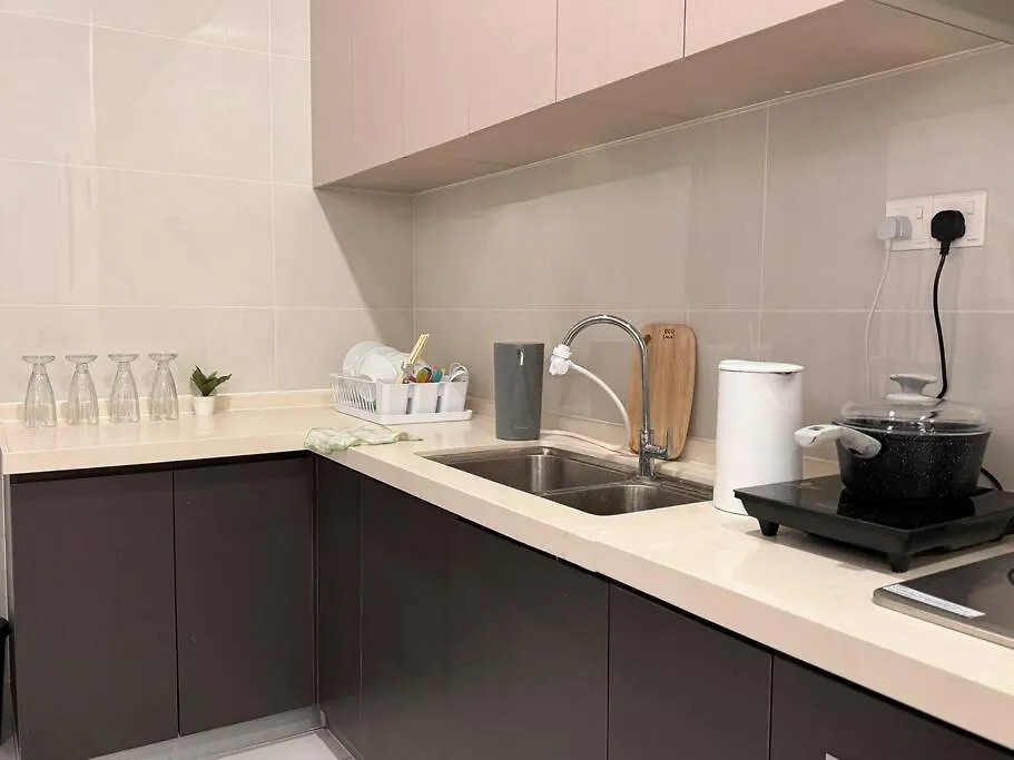 Apartment Spacious Balcony Royal Strand Full Seaview With 2Carparks Foc Netflix Access And Youtube Premium 3Beds3Bath For 6-10Pax By Minshuku Johor Bahru Malaysia