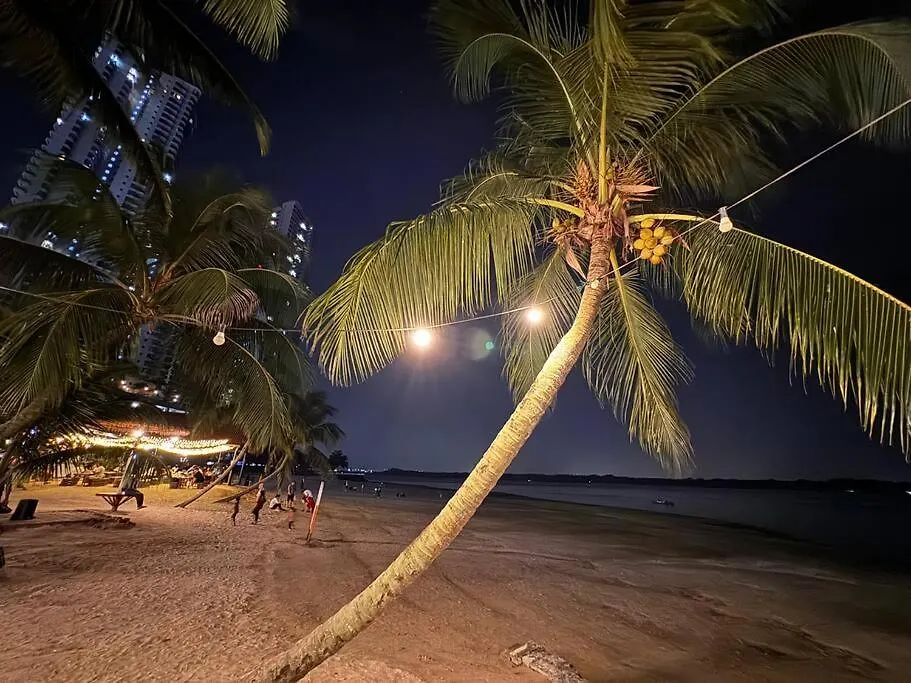 Spacious Balcony Royal Strand Full Seaview With 2Carparks Foc Netflix Access And Youtube Premium 3Beds3Bath For 6-10Pax By Minshuku Johor Bahru